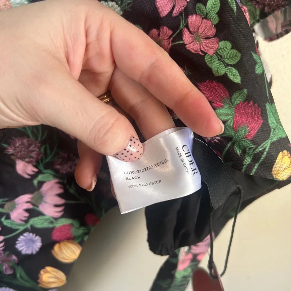 CIDER Black Floral Print Off Shoulder Puff Sleeve Tie Front Crop Top 3XL‎